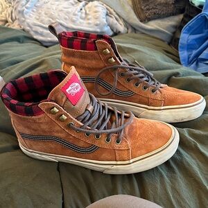 Vans suede Tan High-Top Sneakers with Plaid Lining MTE